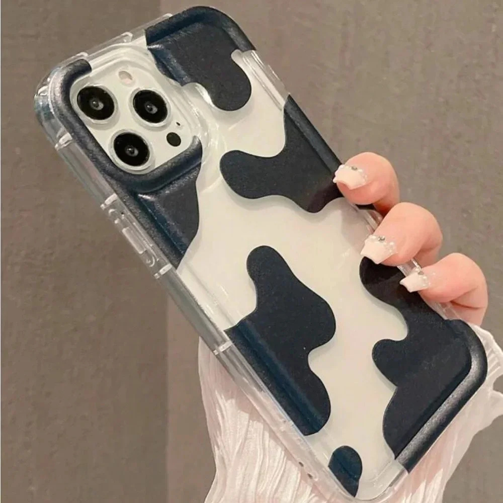 ⚠️Clearance iPhone 15/Pro/Pro Max Cow Print Phone Case - Picture 1 of 5
